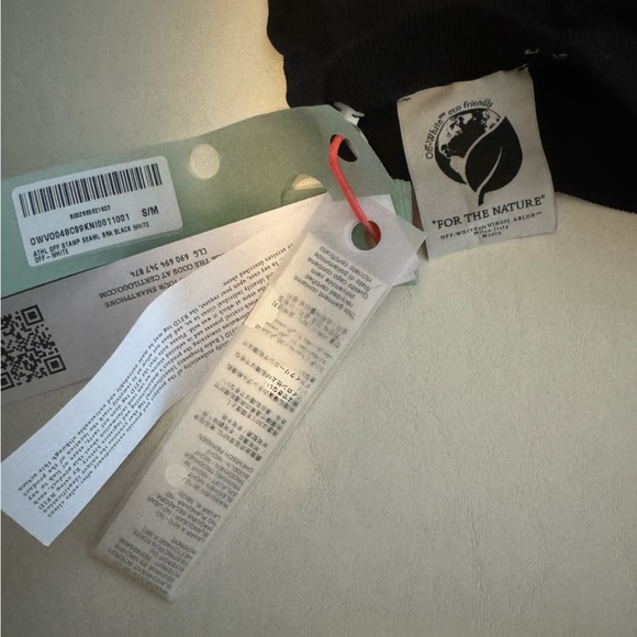 Off-White Athleisure Crop Top Black/White – Size S/M (New with Tags) - Picture 4 of 4